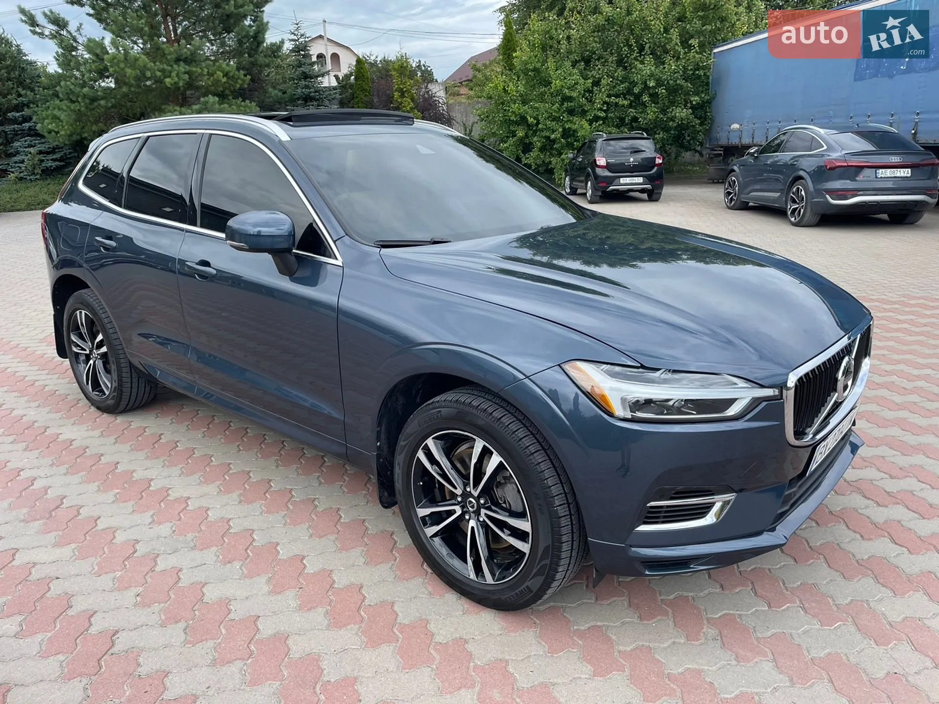 2019 Volvo XC60 - фото 1
