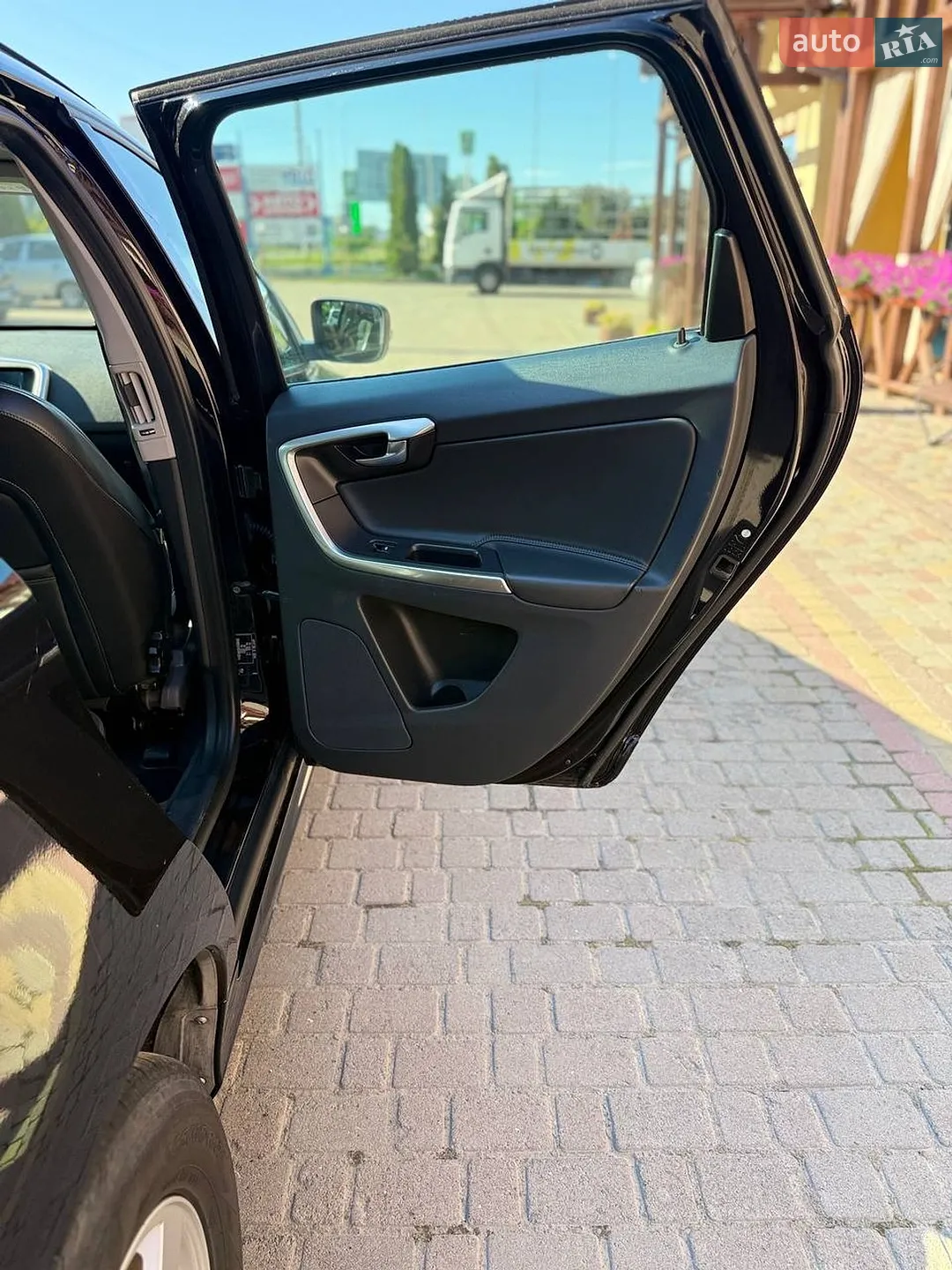 2017 Volvo XC60 - мініатюра 15