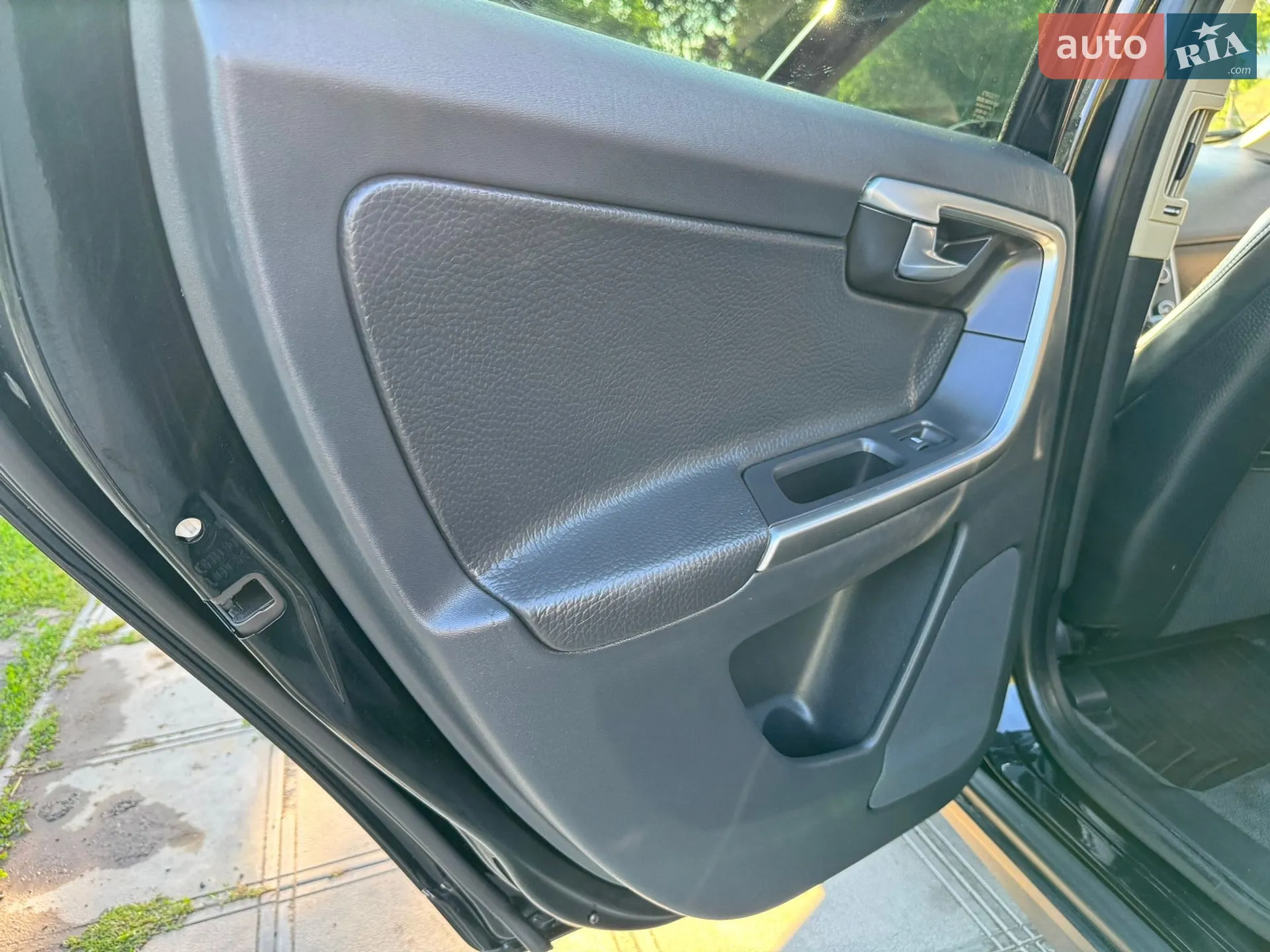 VOLVO XC60 2011 VIN YV4902DZ4B2185458 фото оголошення 31 з 61