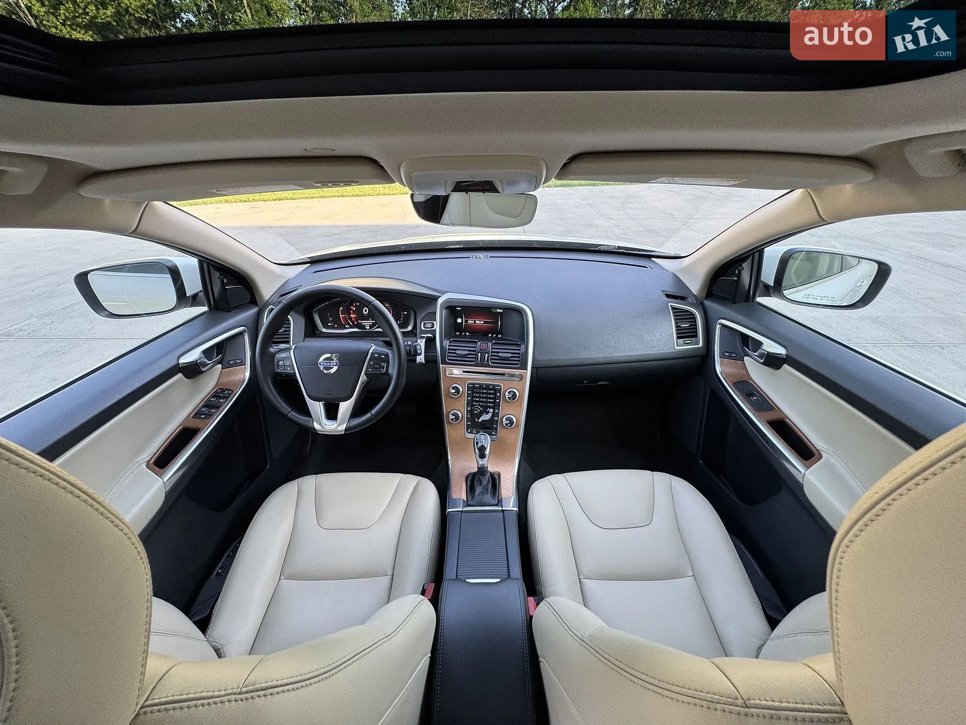 2017 Volvo XC60 - фото 1