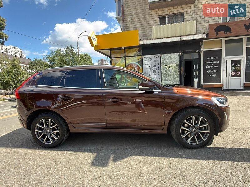 Внедорожник / Кроссовер Volvo XC60 2017 в Киеве