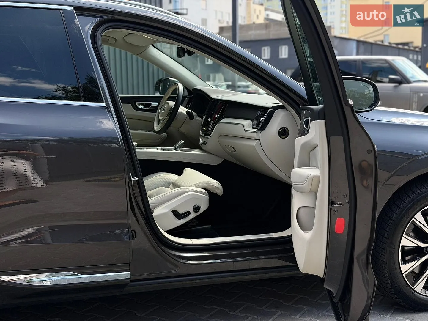 2023 Volvo XC60 - мініатюра 18