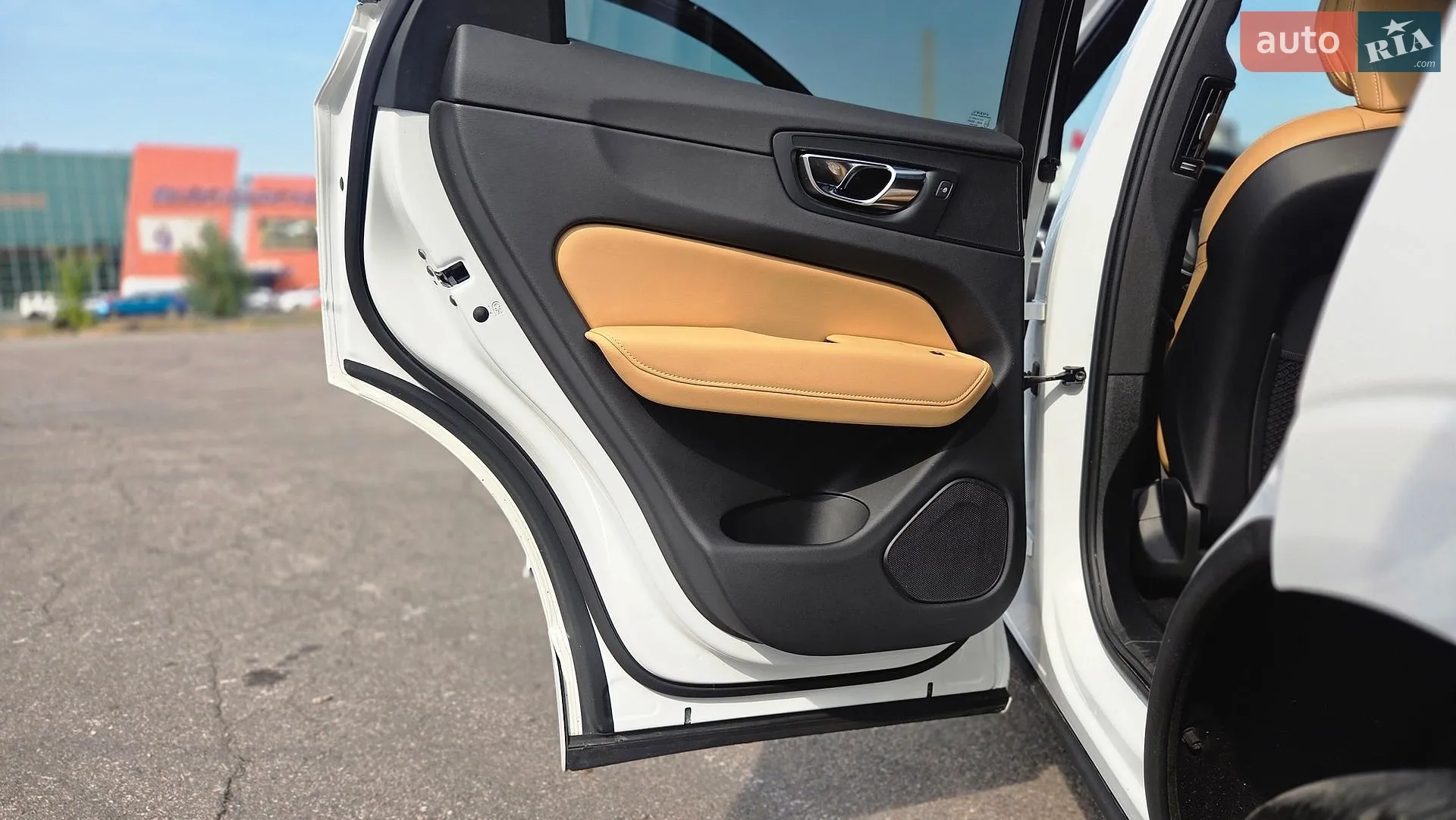 2018 Volvo XC60 - мініатюра 24