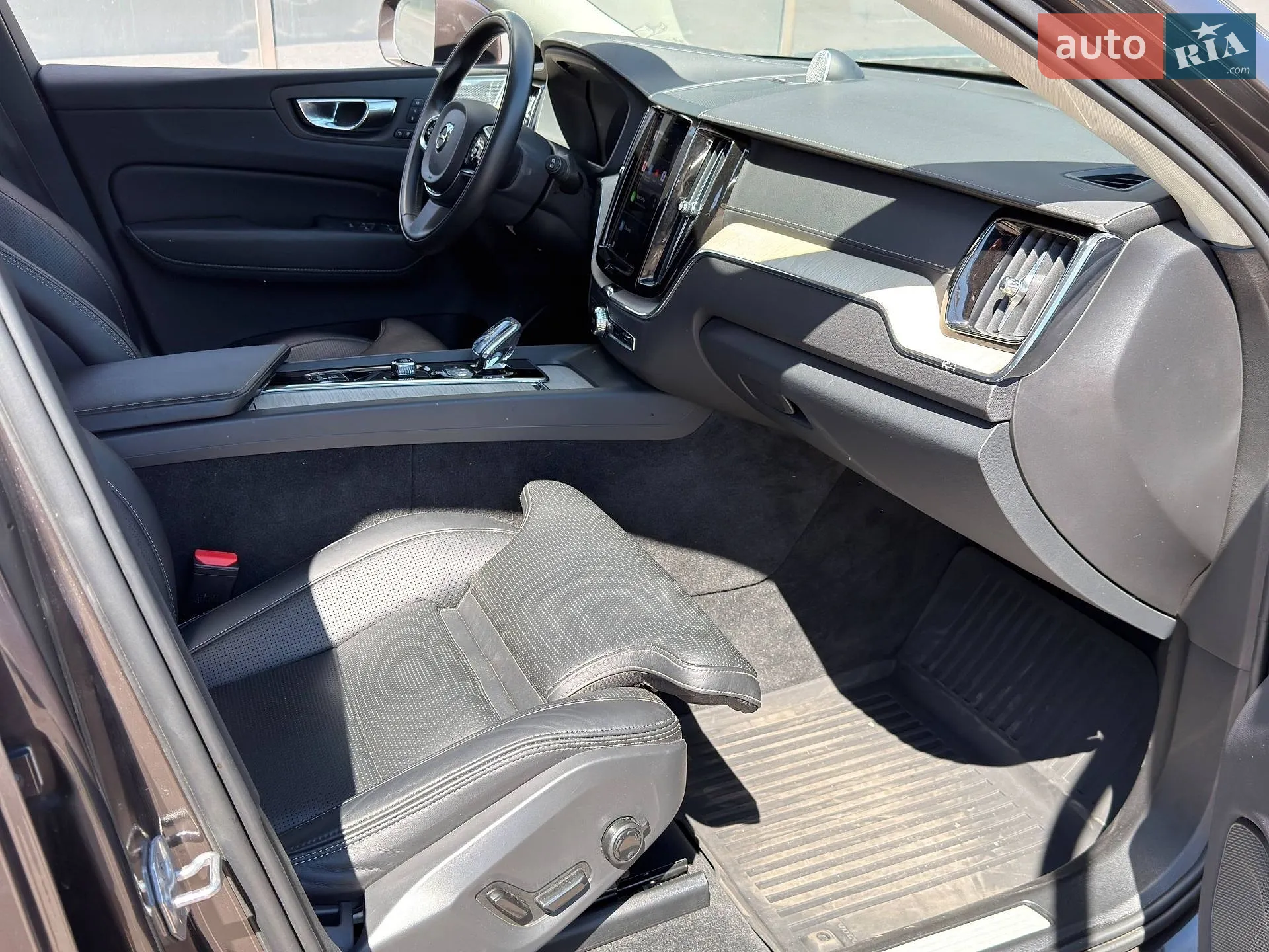 2021 Volvo XC60 - мініатюра 25