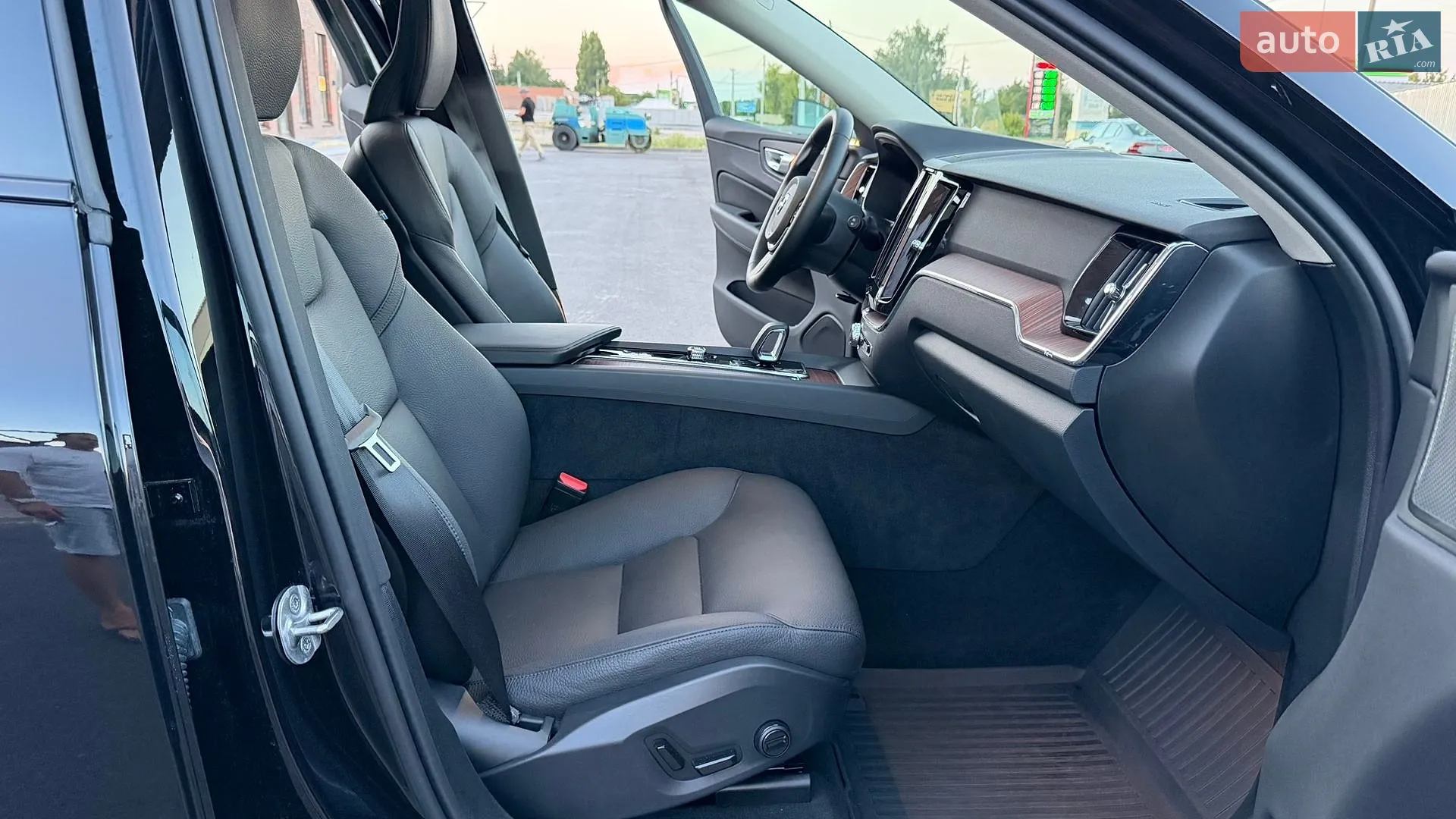 2024 Volvo XC60 - мініатюра 26