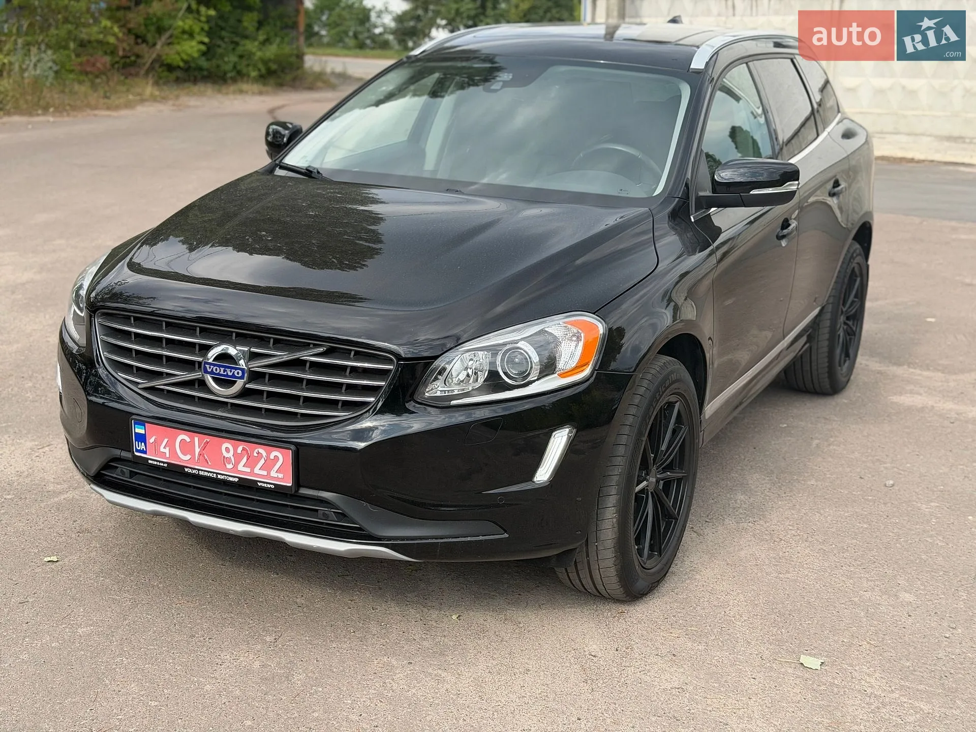 2017 Volvo XC60 - фото 1