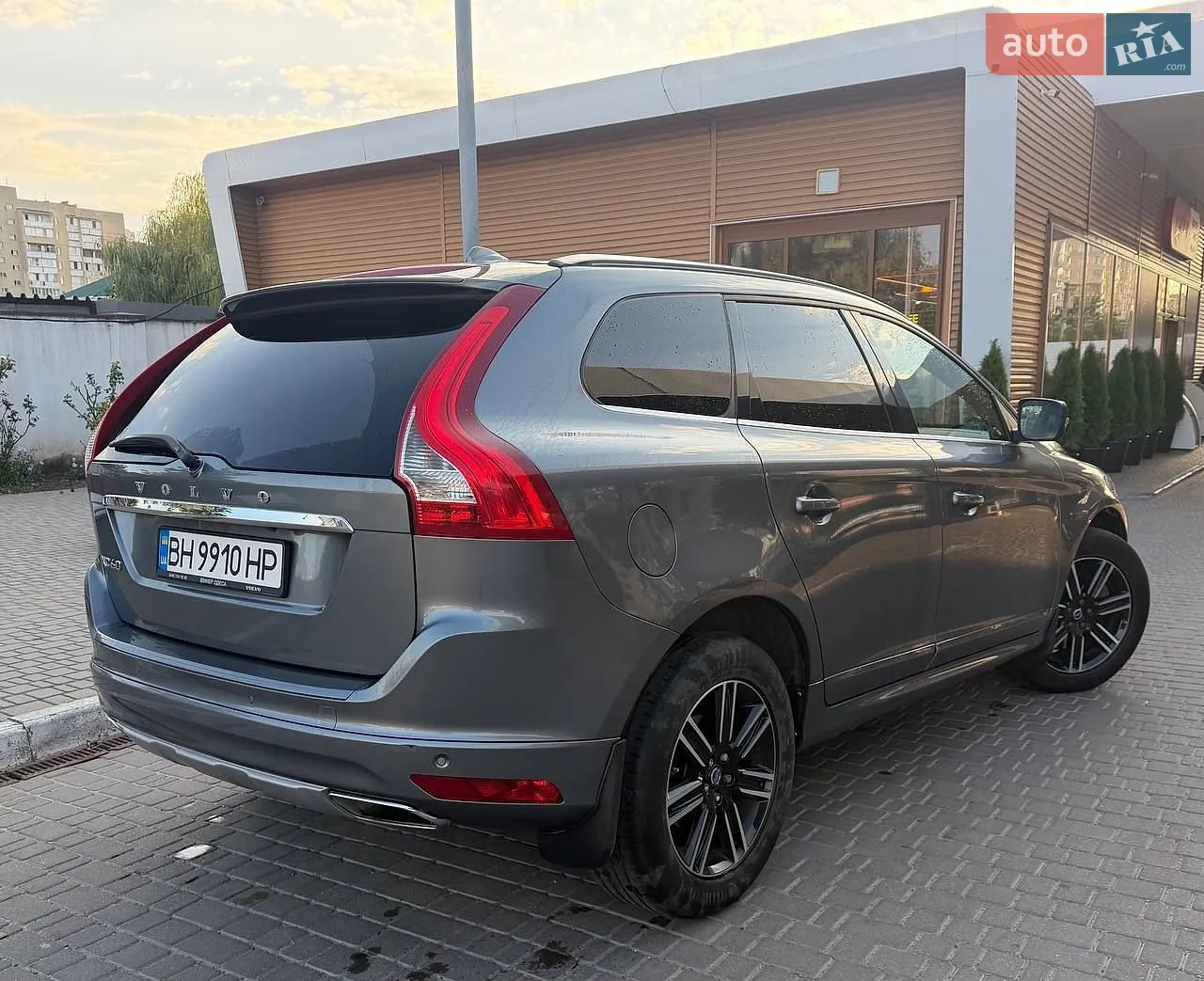 2017 Volvo XC60 - фото 1