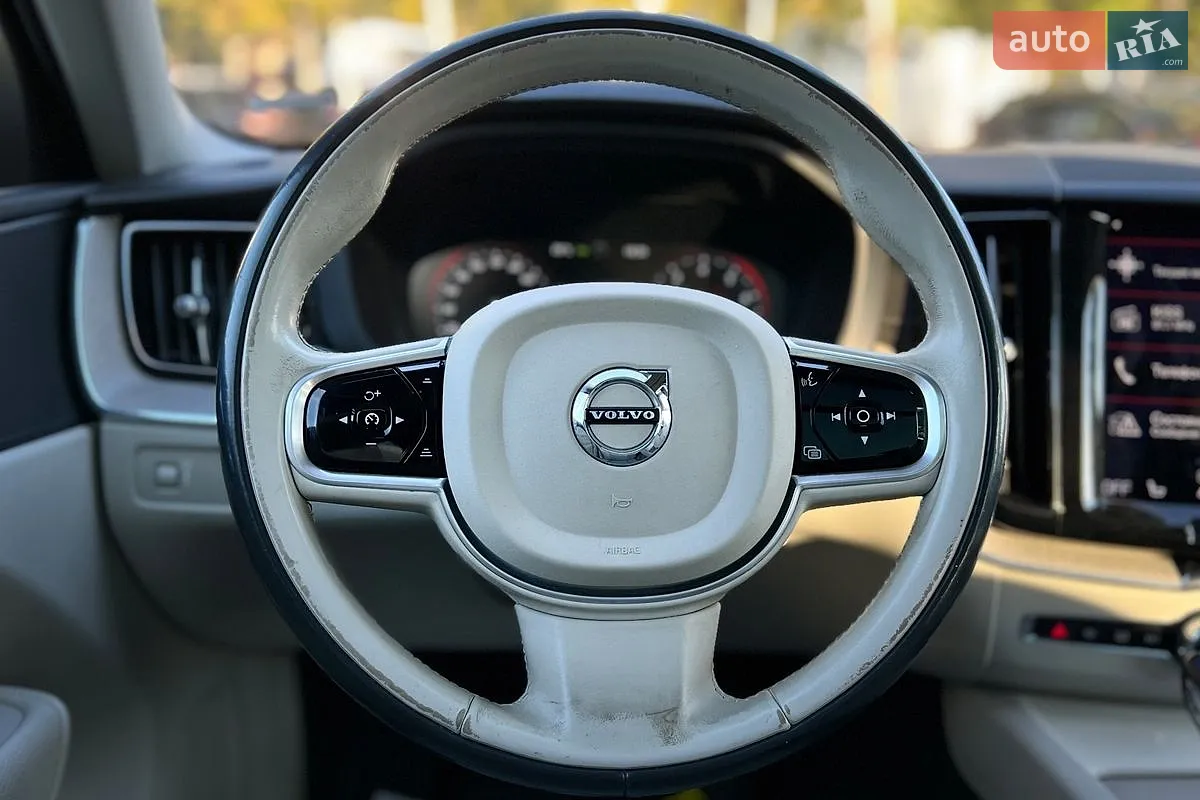 2017 Volvo XC60 - мініатюра 13