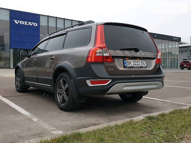 Внедорожник / Кроссовер Volvo XC70 2008 в Ровно