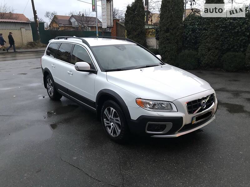 Внедорожник / Кроссовер Volvo XC70 2012 в Киеве