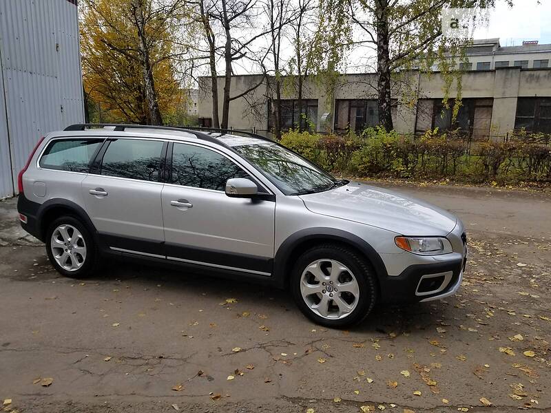 Універсал Volvo XC70 2010 в Чернівцях