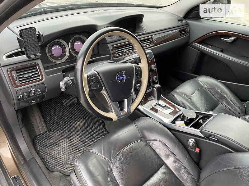 Универсал Volvo XC70 2011 в Львове