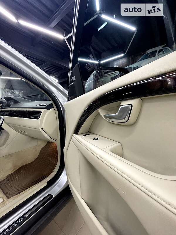 Универсал Volvo XC70 2014 в Хмельницком