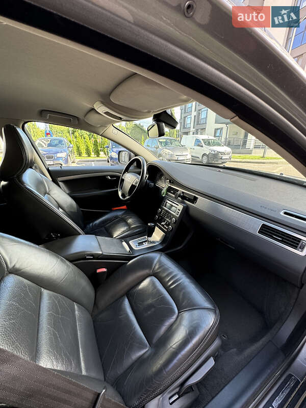 Универсал Volvo XC70 2008 в Луцке