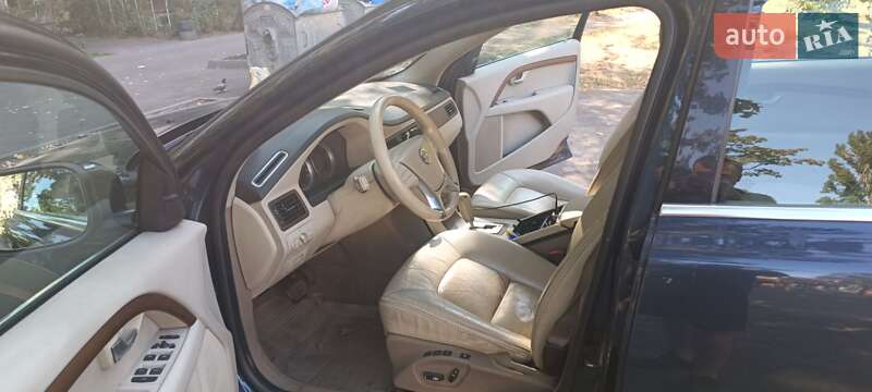 Универсал Volvo XC70 2010 в Киеве