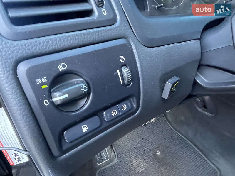 Универсал Volvo XC70 2003 в Львове