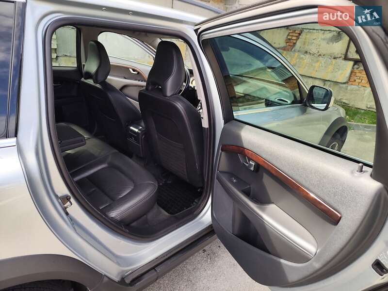 Универсал Volvo XC70 2013 в Киеве