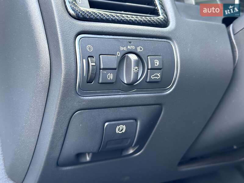 Универсал Volvo XC70 2016 в Радивилове