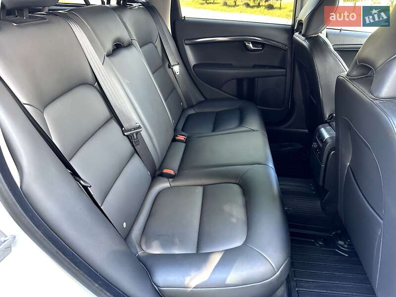 Универсал Volvo XC70 2016 в Радивилове