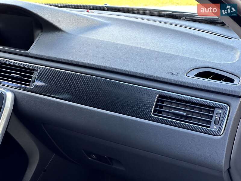 Универсал Volvo XC70 2016 в Радивилове