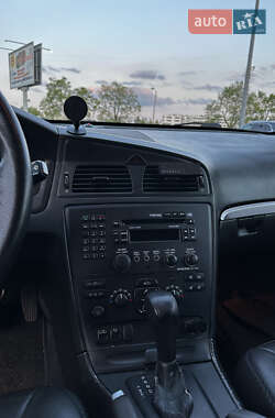 Универсал Volvo XC70 2004 в 