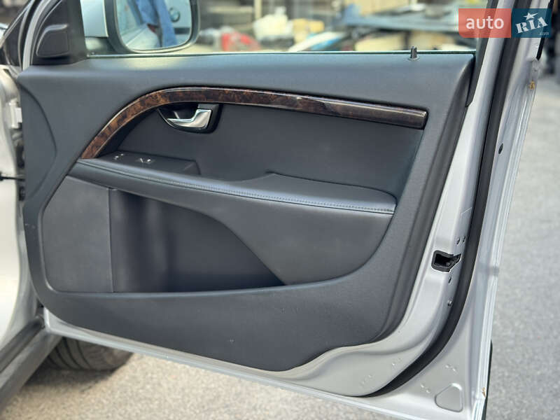 Универсал Volvo XC70 2015 в Львове фото 17 Универсал Volvo XC70 2015 в Львове