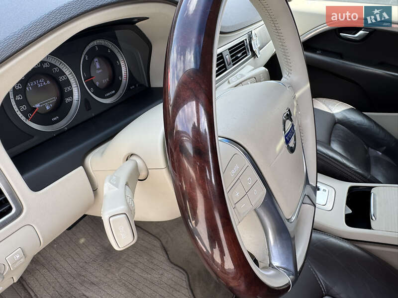 Универсал Volvo XC70 2010 в Житомире