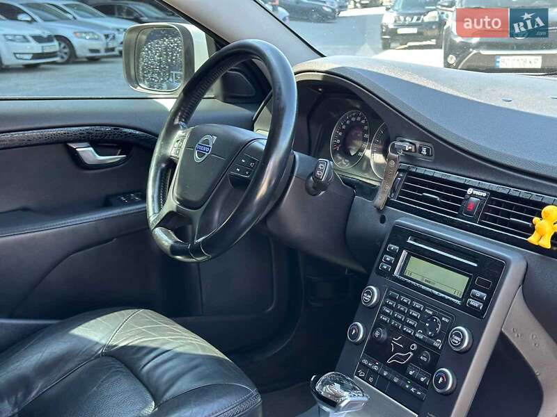 Универсал Volvo XC70 2010 в Львове