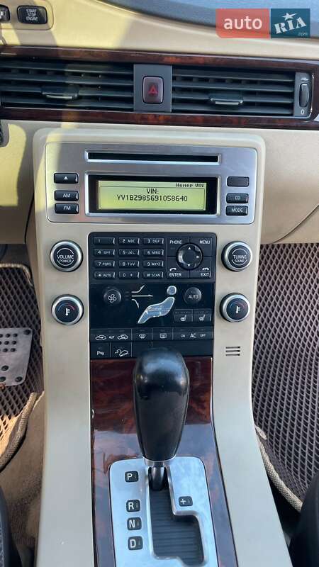 Універсал Volvo XC70 2008 в Києві