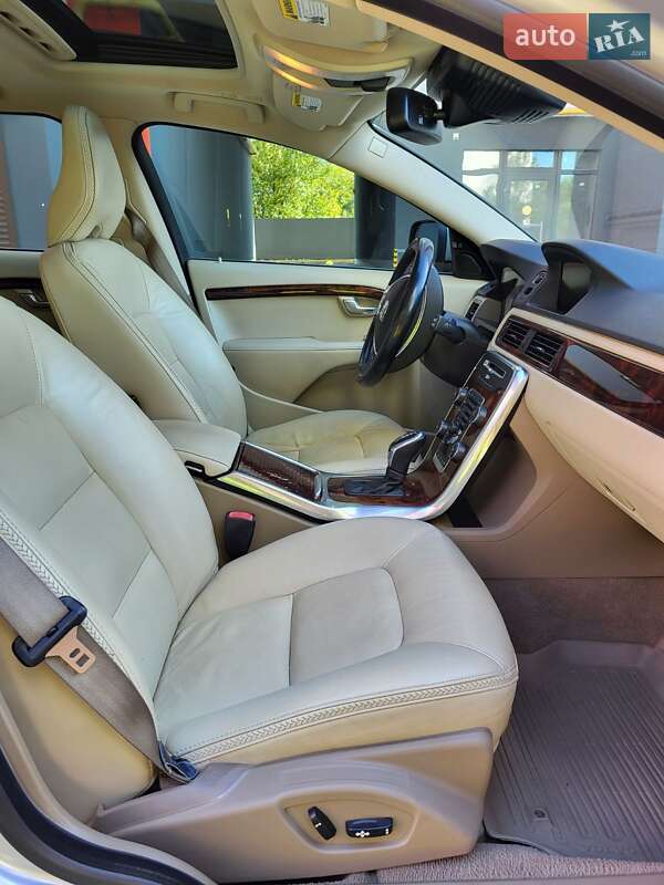 Универсал Volvo XC70 2014 в Хмельницком