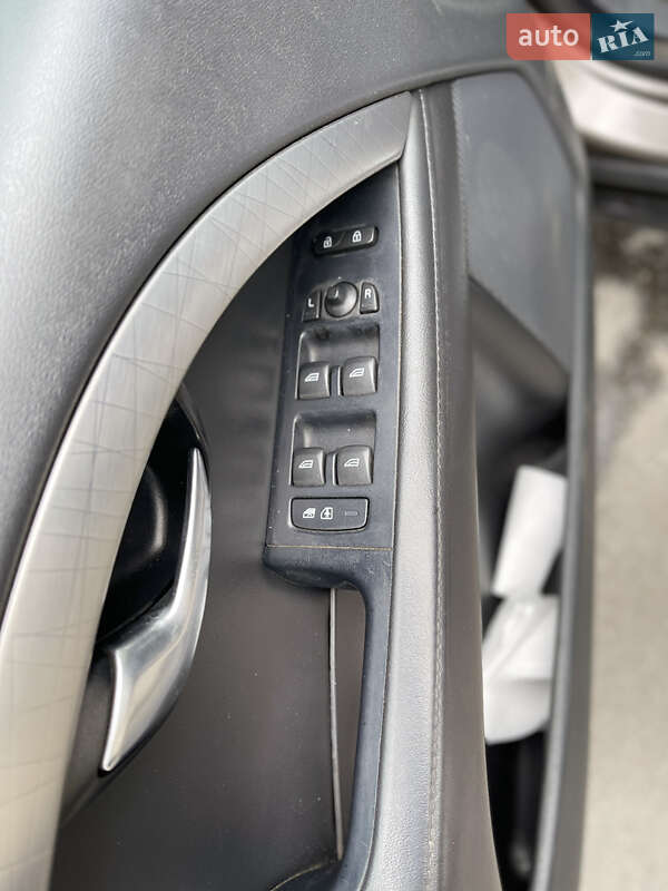Универсал Volvo XC70 2011 в Киеве