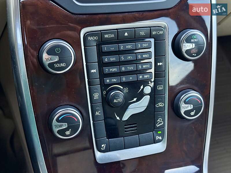 Универсал Volvo XC70 2011 в Харькове
