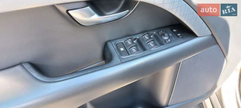 Универсал Volvo XC70 2008 в Киеве