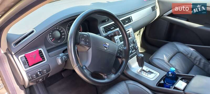 Универсал Volvo XC70 2008 в Киеве