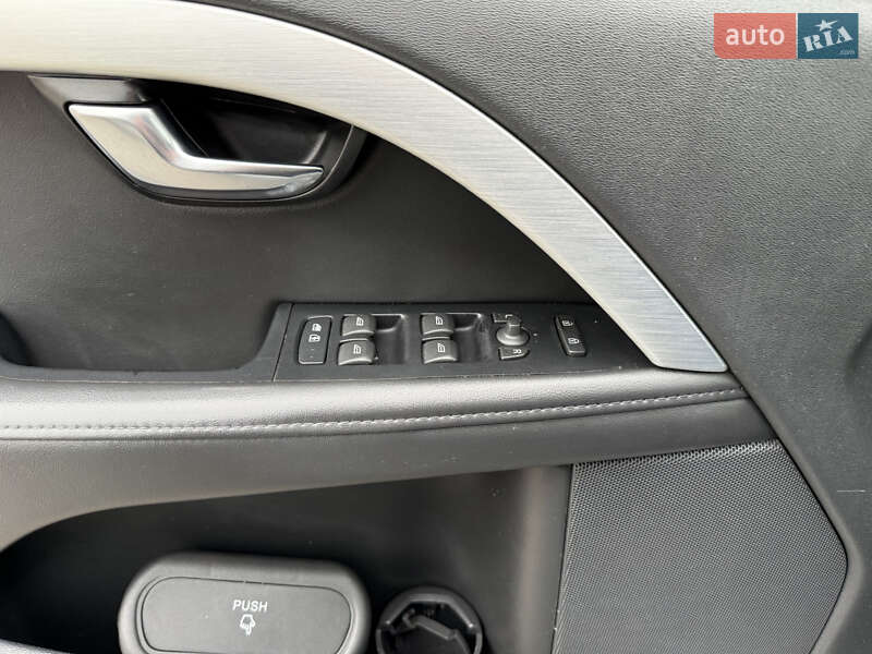 Универсал Volvo XC70 2013 в Киеве фото 8 Универсал Volvo XC70 2013 в Киеве