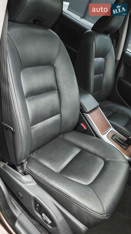 Универсал Volvo XC70 2015 в Могилев-Подольске фото 28 Универсал Volvo XC70 2015 в Могилев-Подольске