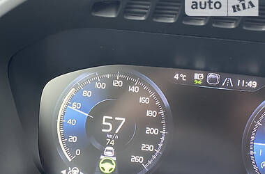 Внедорожник / Кроссовер Volvo XC90 2021 в 