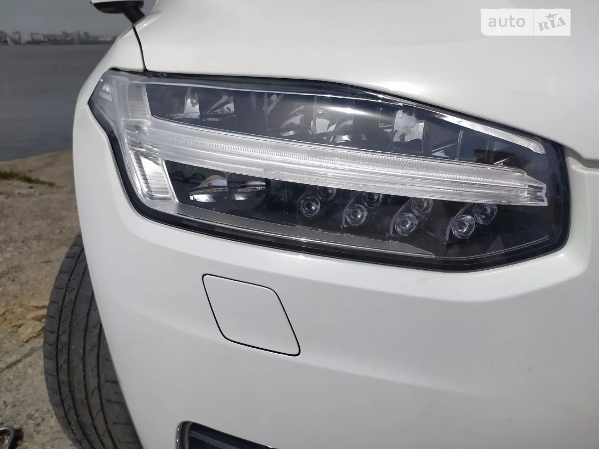 2017 Volvo XC90 - мініатюра 8