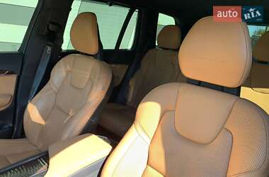 Внедорожник / Кроссовер Volvo XC90 2017 в 