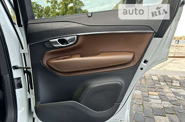 Внедорожник / Кроссовер Volvo XC90 2020 в 
