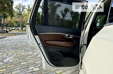 Внедорожник / Кроссовер Volvo XC90 2020 в 