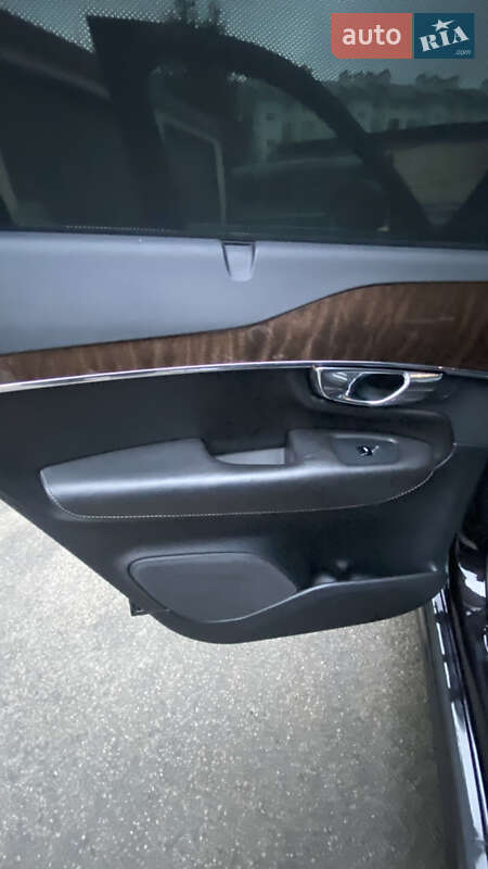 Внедорожник / Кроссовер Volvo XC90 2015 в Киеве