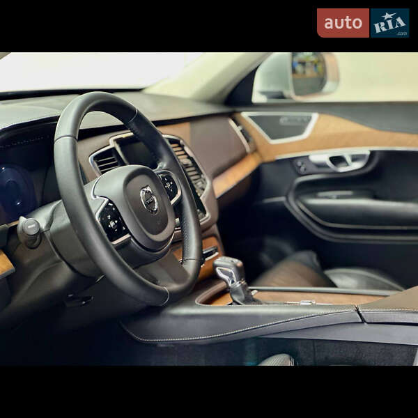 Внедорожник / Кроссовер Volvo XC90 2017 в Черновцах