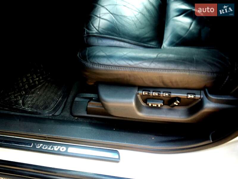 Внедорожник / Кроссовер Volvo XC90 2004 в Кременчуге