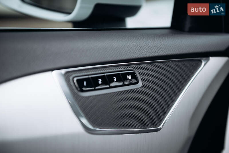 Позашляховик / Кросовер Volvo XC90 2019 в Києві