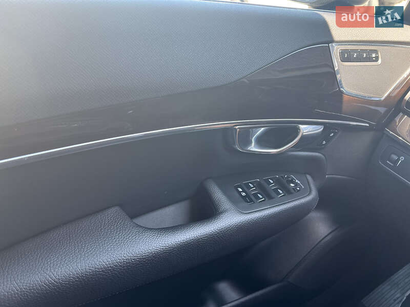 Внедорожник / Кроссовер Volvo XC90 2015 в Полтаве