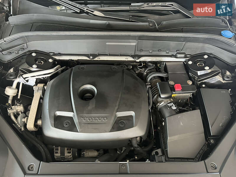 Внедорожник / Кроссовер Volvo XC90 2015 в Полтаве