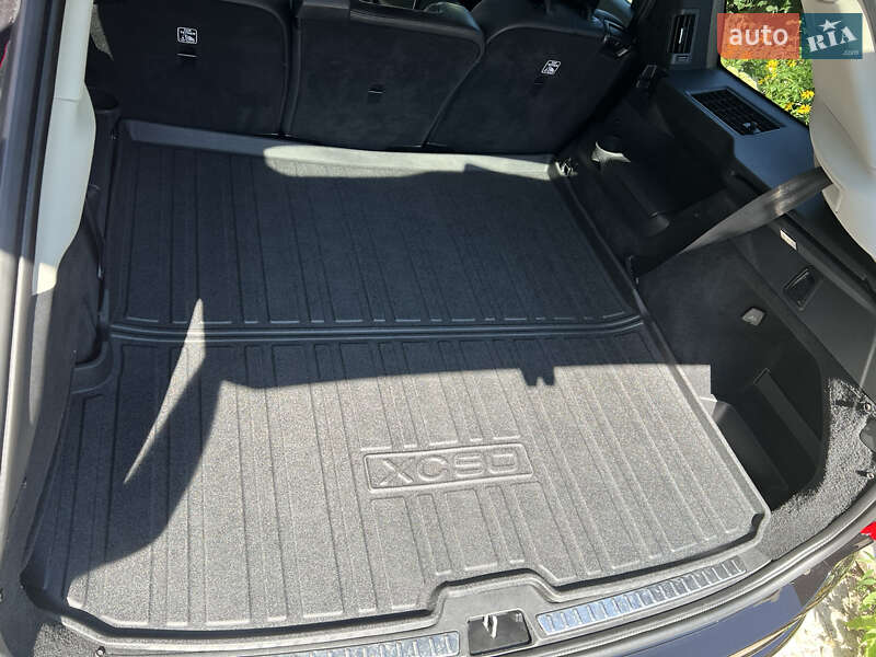 Внедорожник / Кроссовер Volvo XC90 2015 в Полтаве