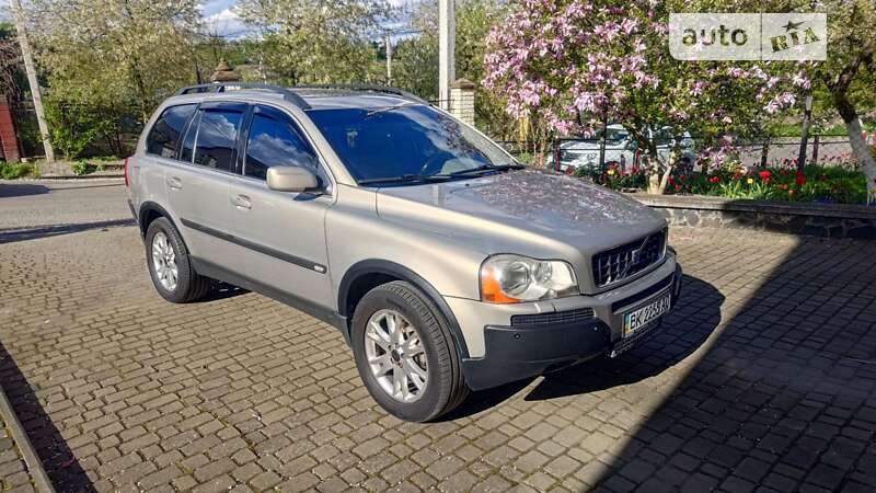 Volvo XC90 2004