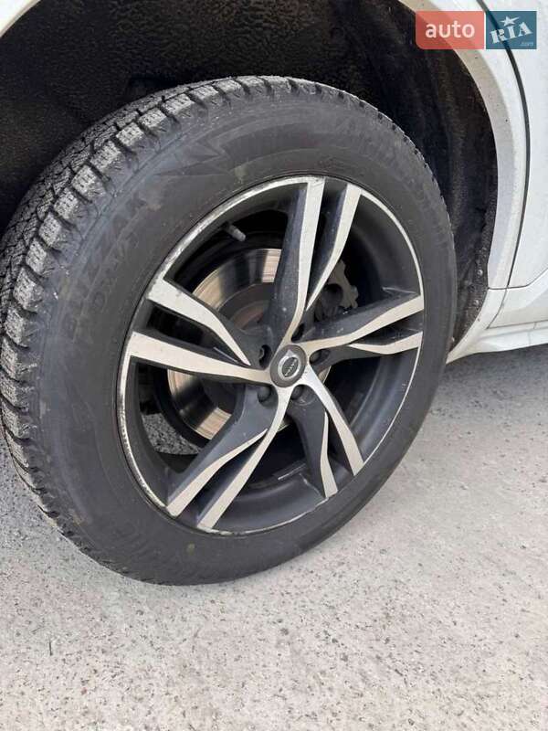 Позашляховик / Кросовер Volvo XC90 2015 в Києві